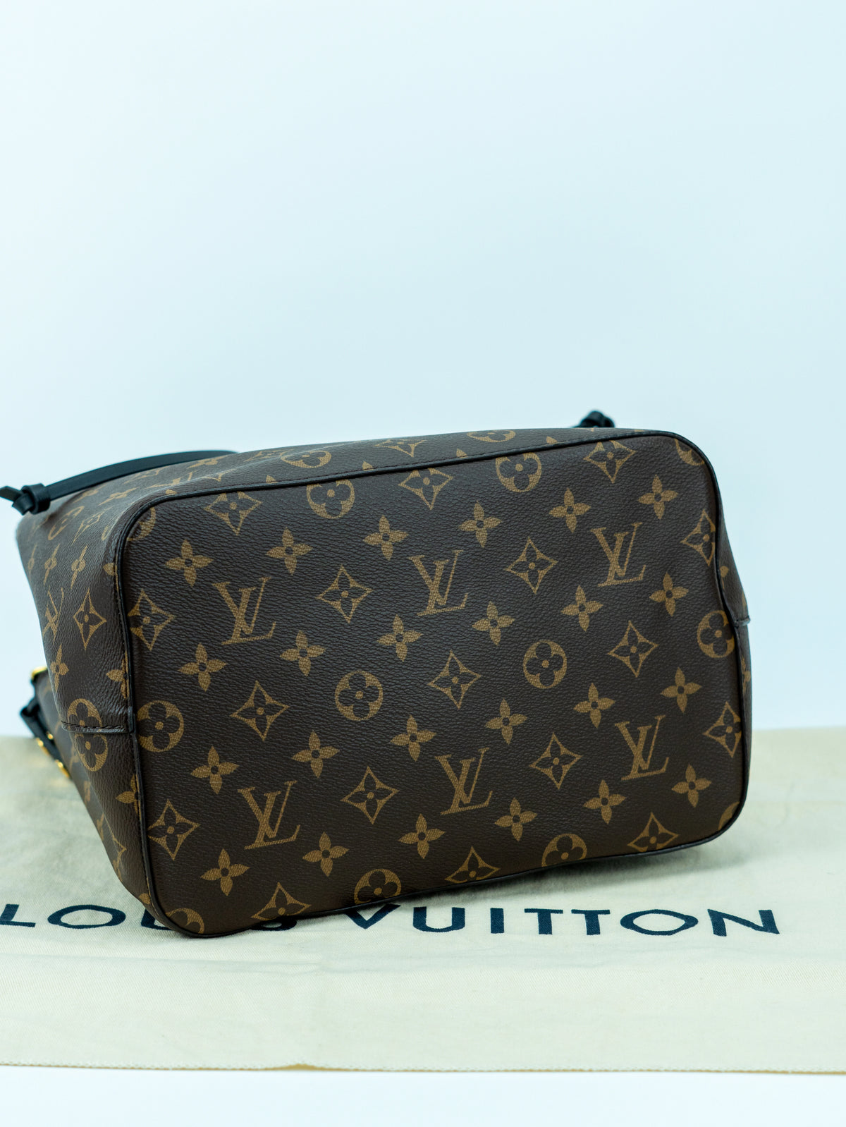 Louis Vuitton NéoNoé MM monogram e pelle nera