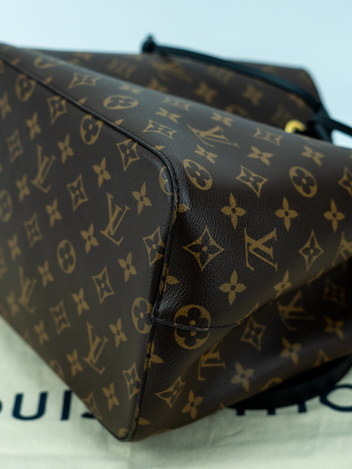 Louis Vuitton NéoNoé MM monogram e pelle nera