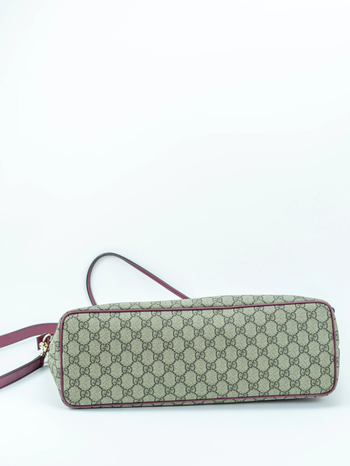 Gucci tote bag dettagli viola con tracolla