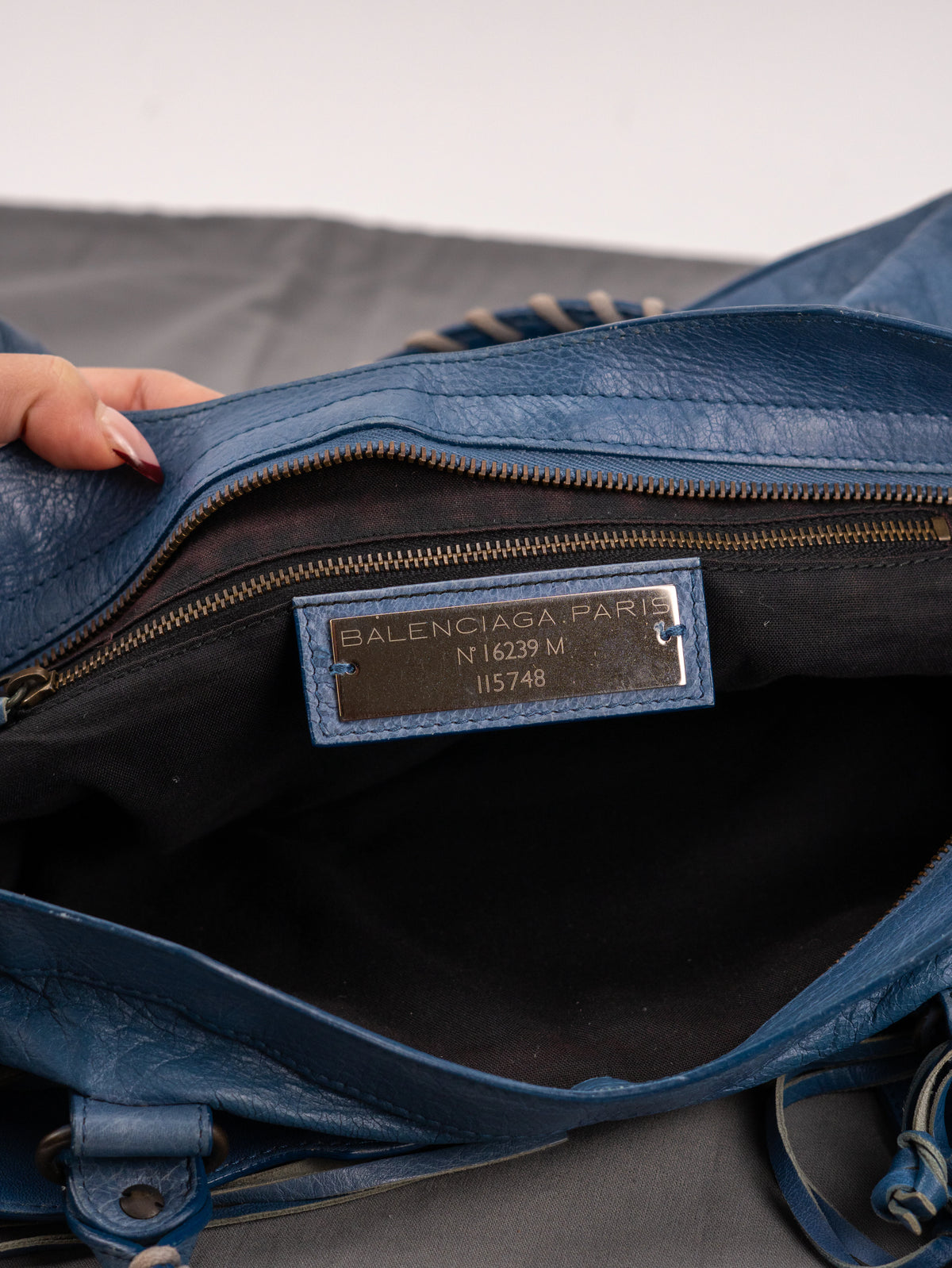 Balenciaga City media blu