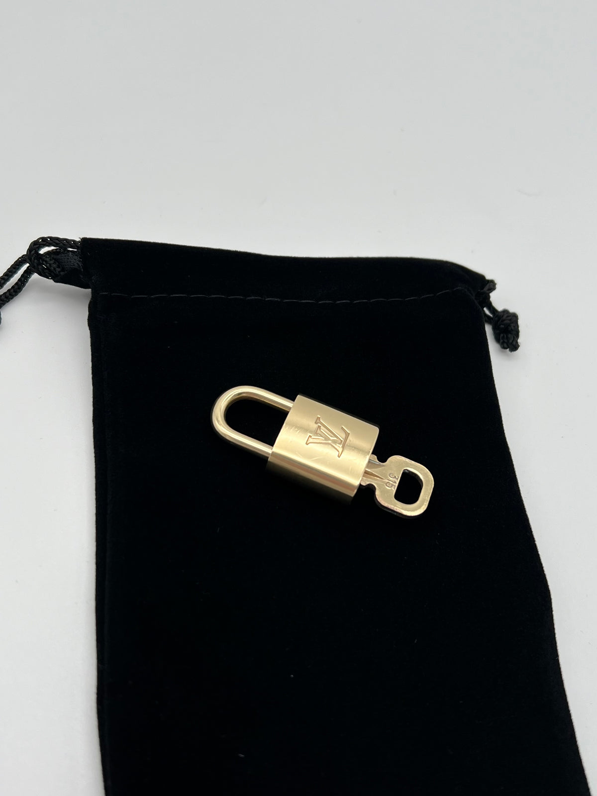 Louis Vuitton Lucchetto con chiave - foto 4