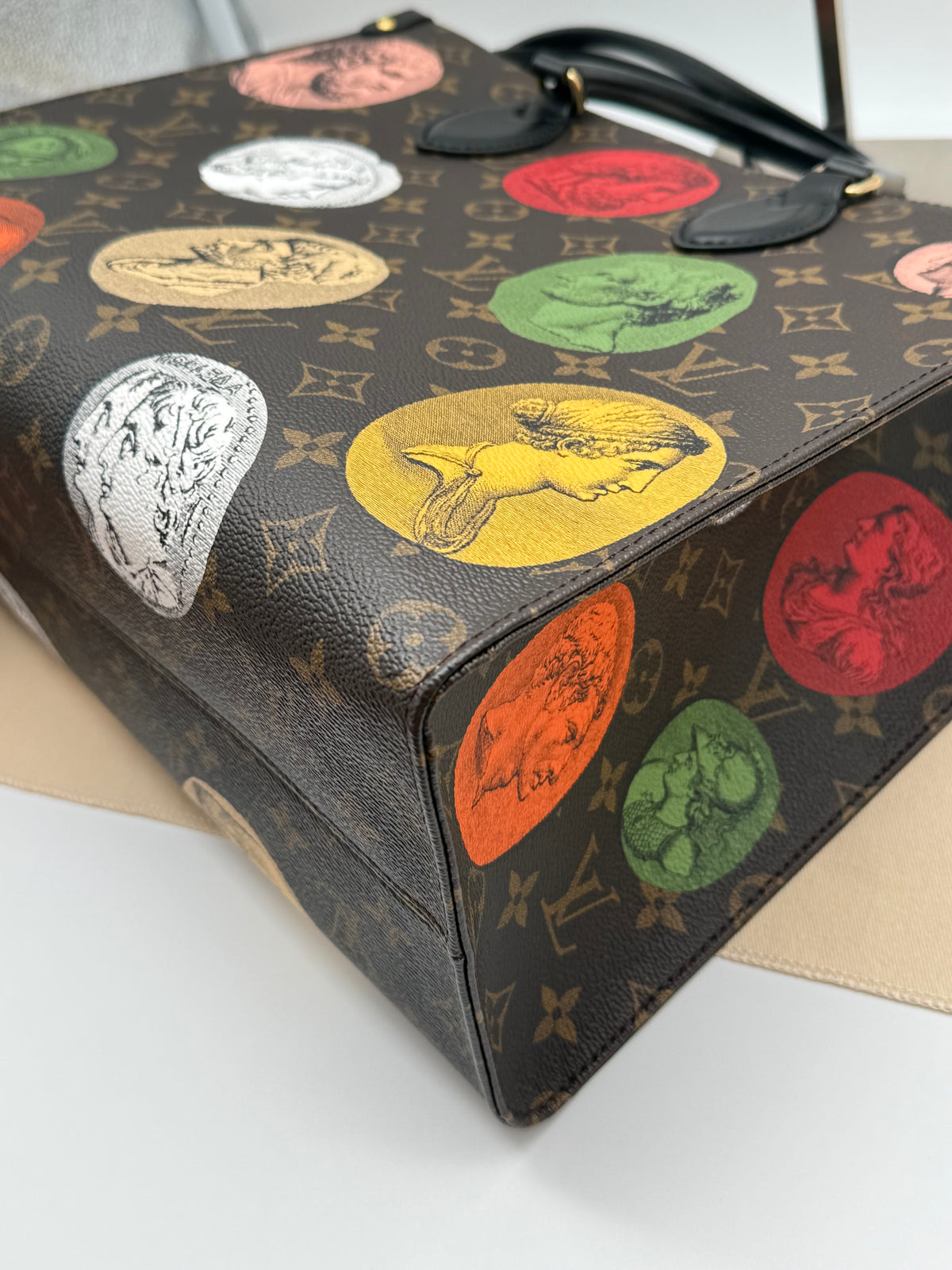 Louis Vuitton OnTheGo MM limited edition - foto 9