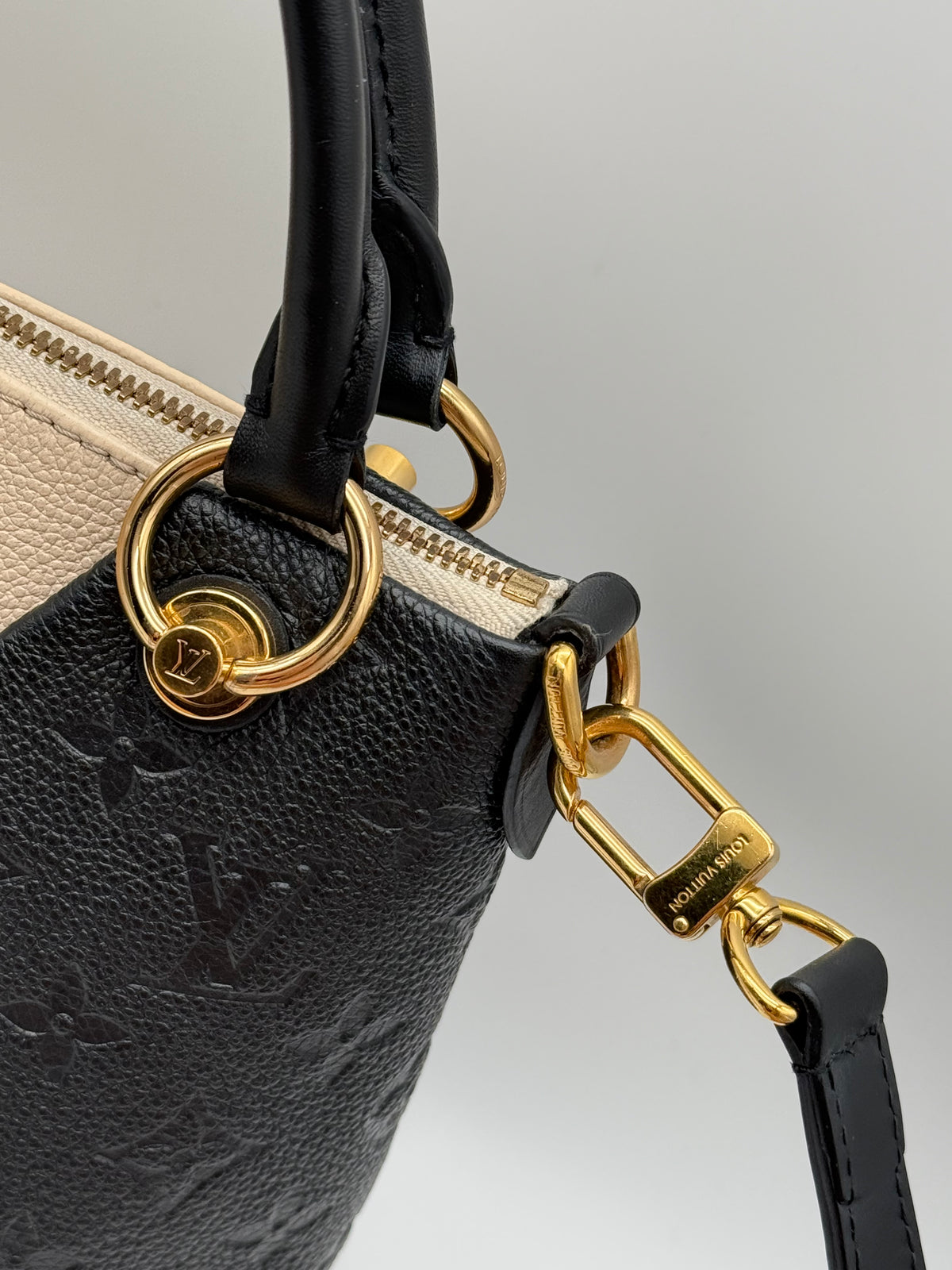 Louis Vuitton V tote BB nera - foto 9