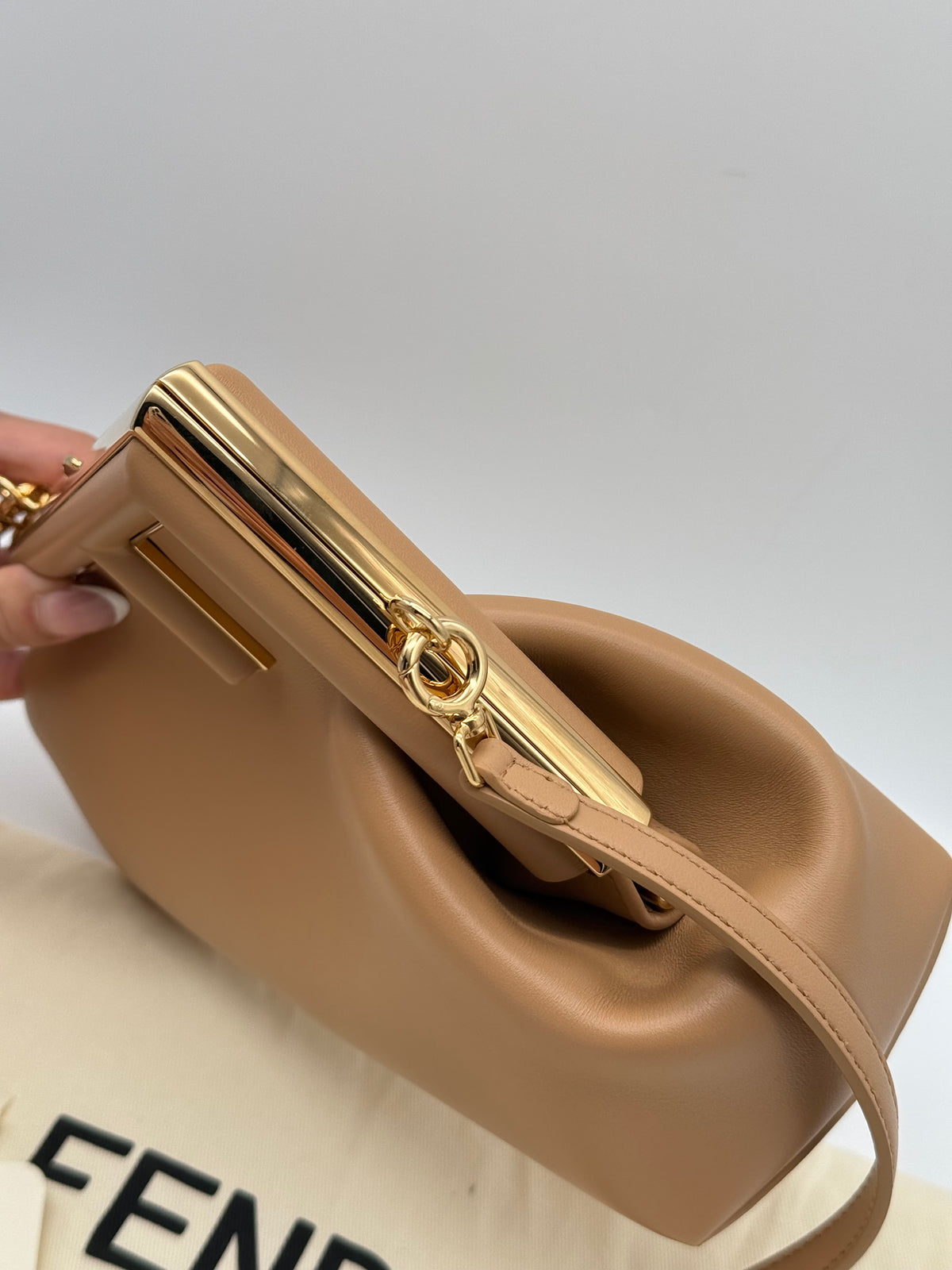Fendi first small beige - foto 10