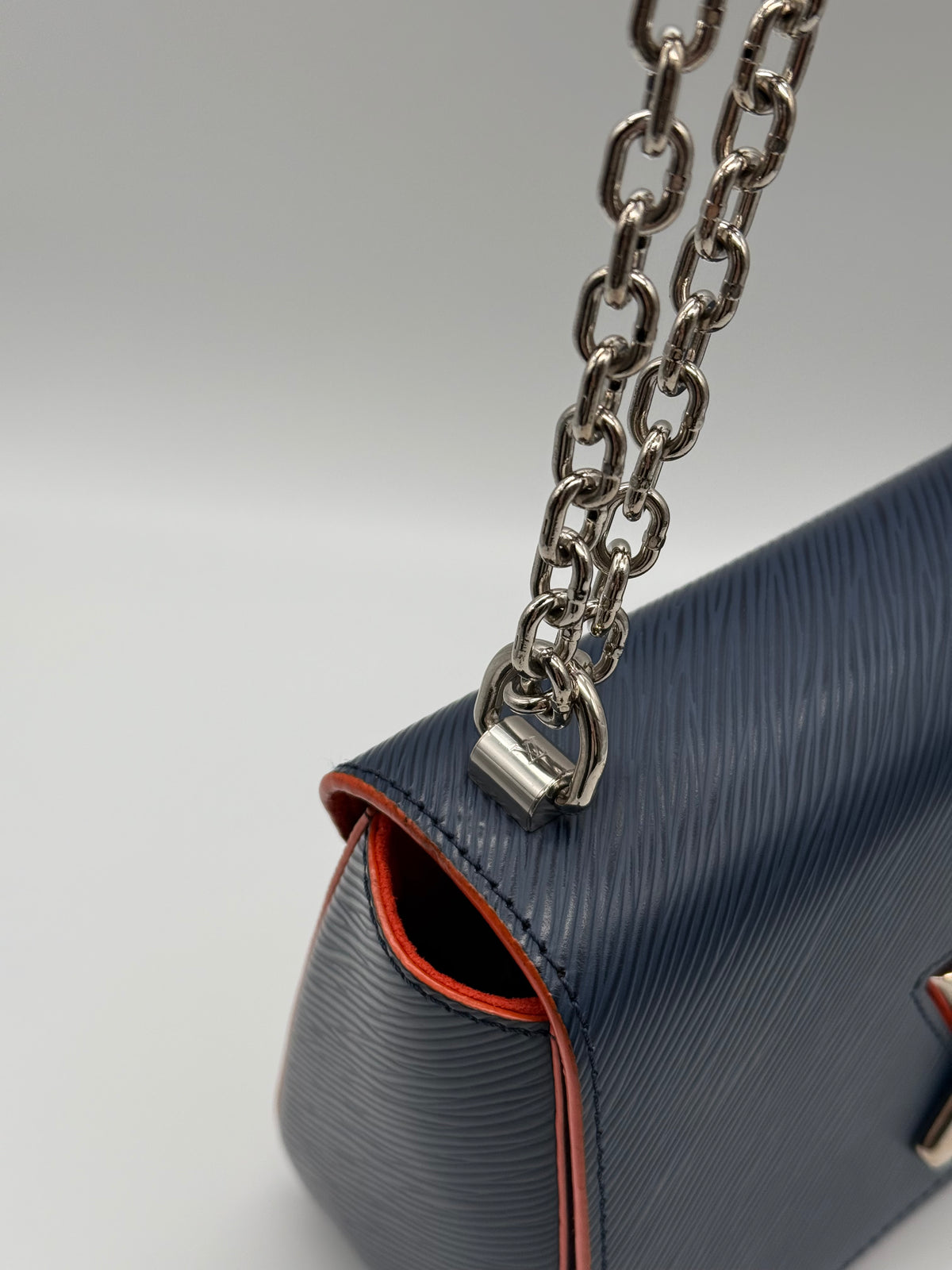 Louis Vuitton Twist MM pelle epi blu - foto 11