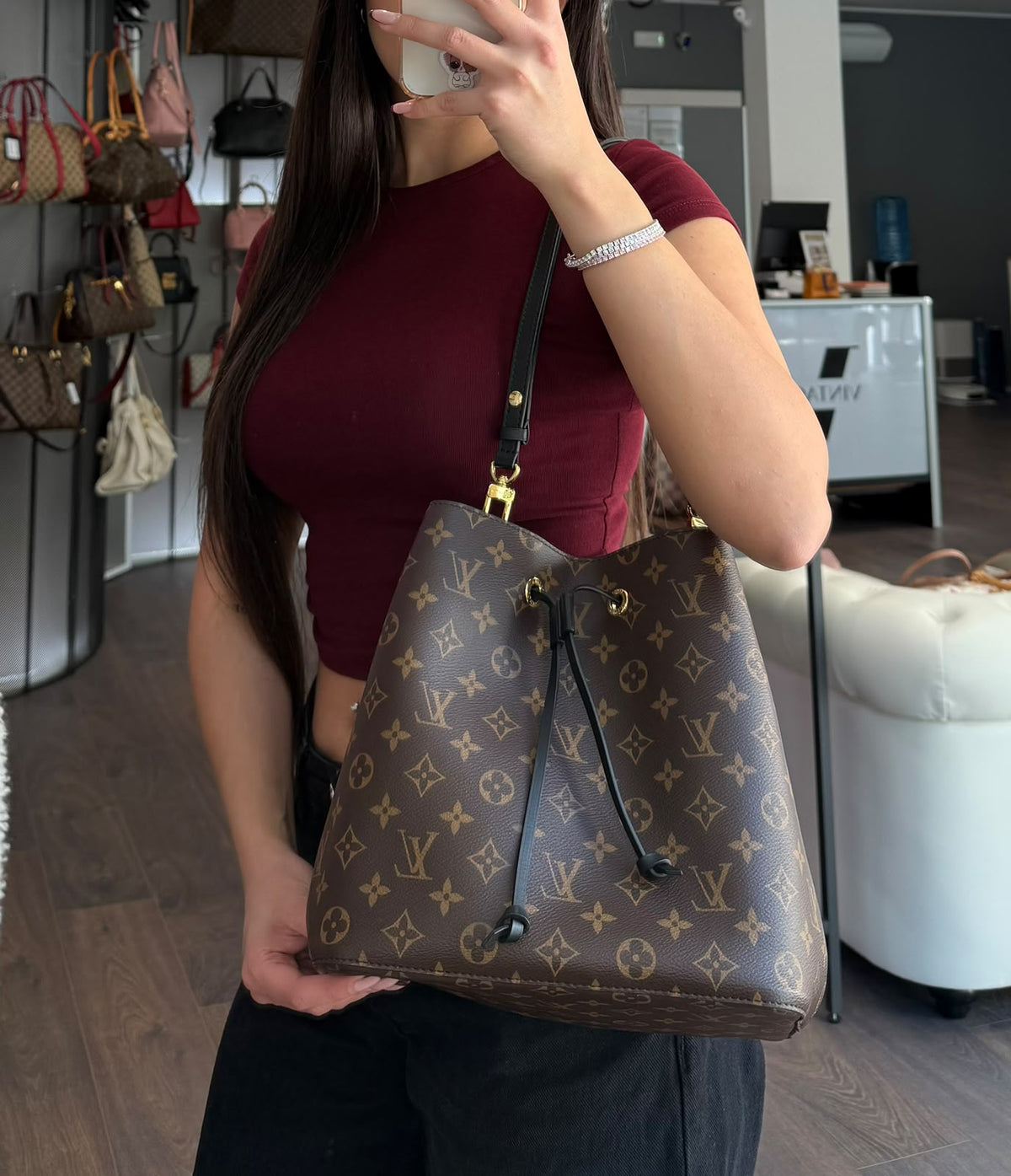 Louis Vuitton NéoNoé MM monogram e pelle nera