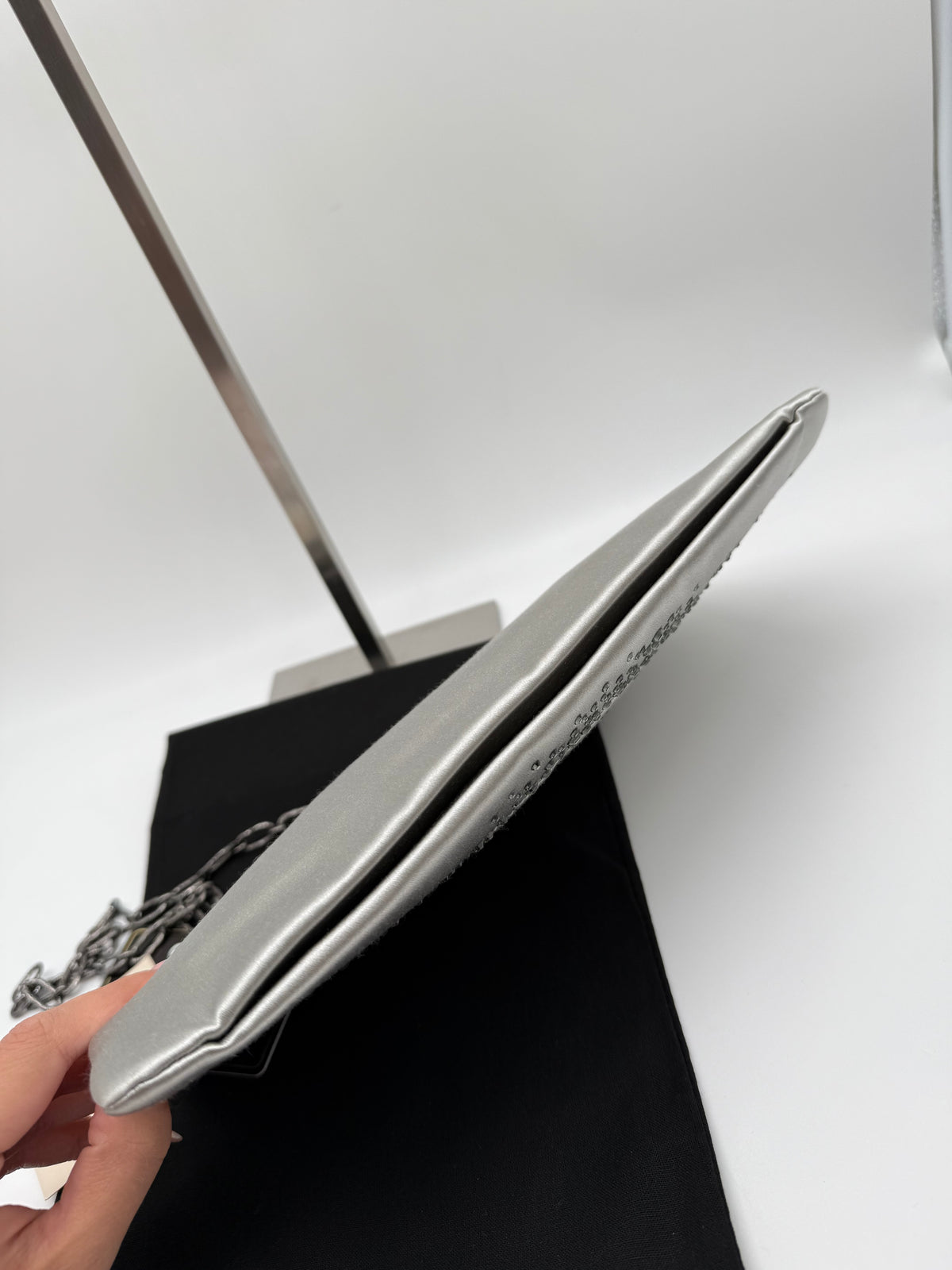 Chanel Clutch Camelia argento
