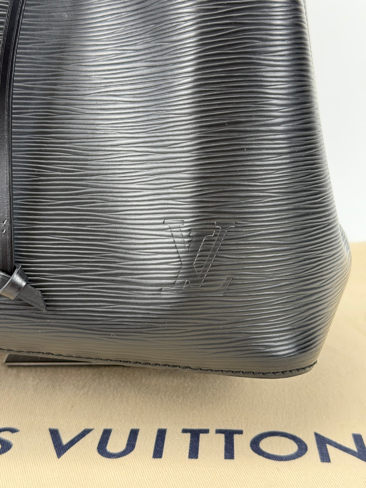 Louis Vuitton NéoNoé pelle epi nera