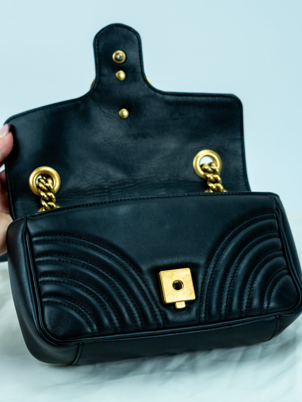 Gucci GG Marmont piccola in pelle nera
