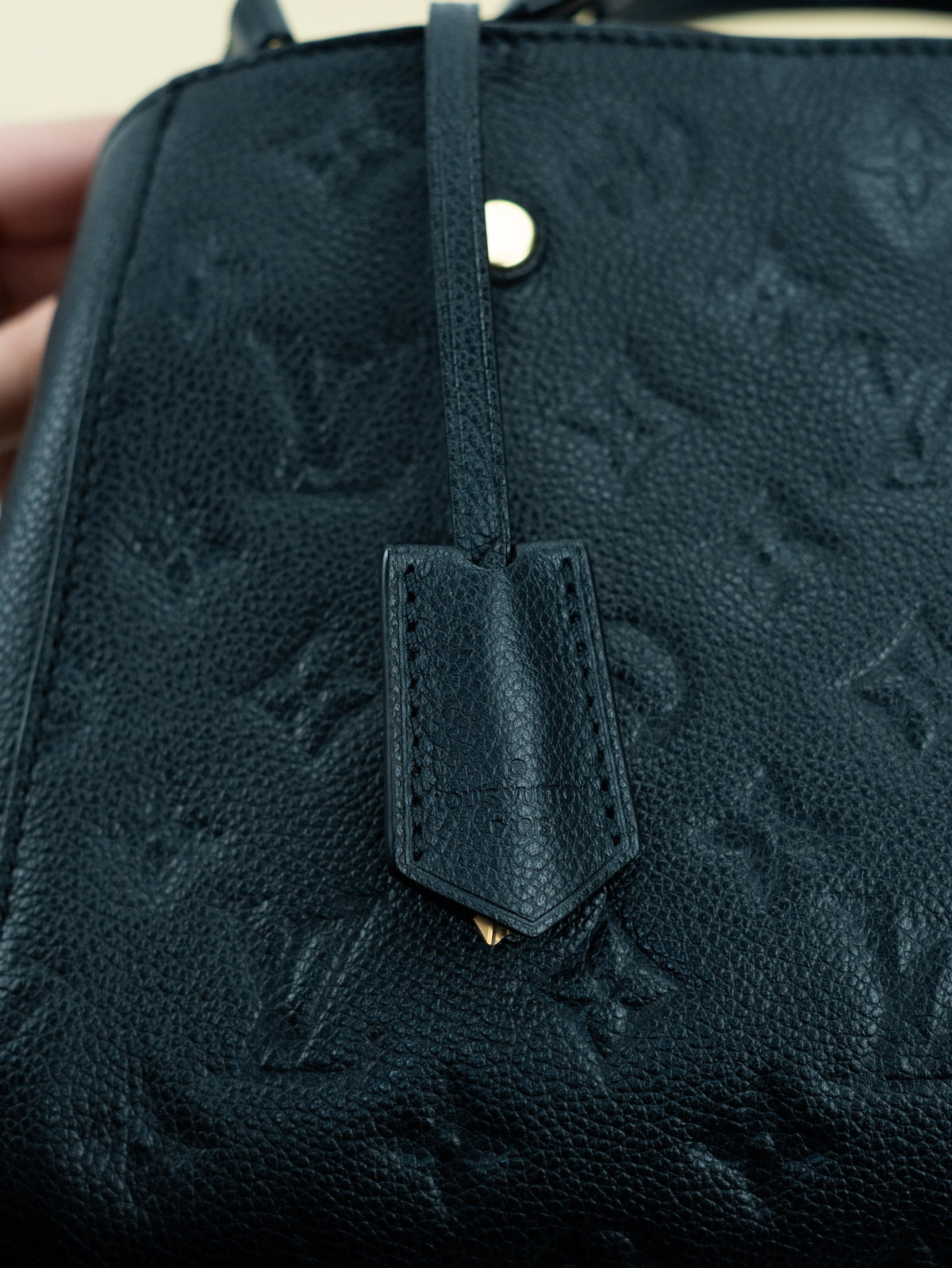 Louis Vuitton Montaigne BB in pelle nera