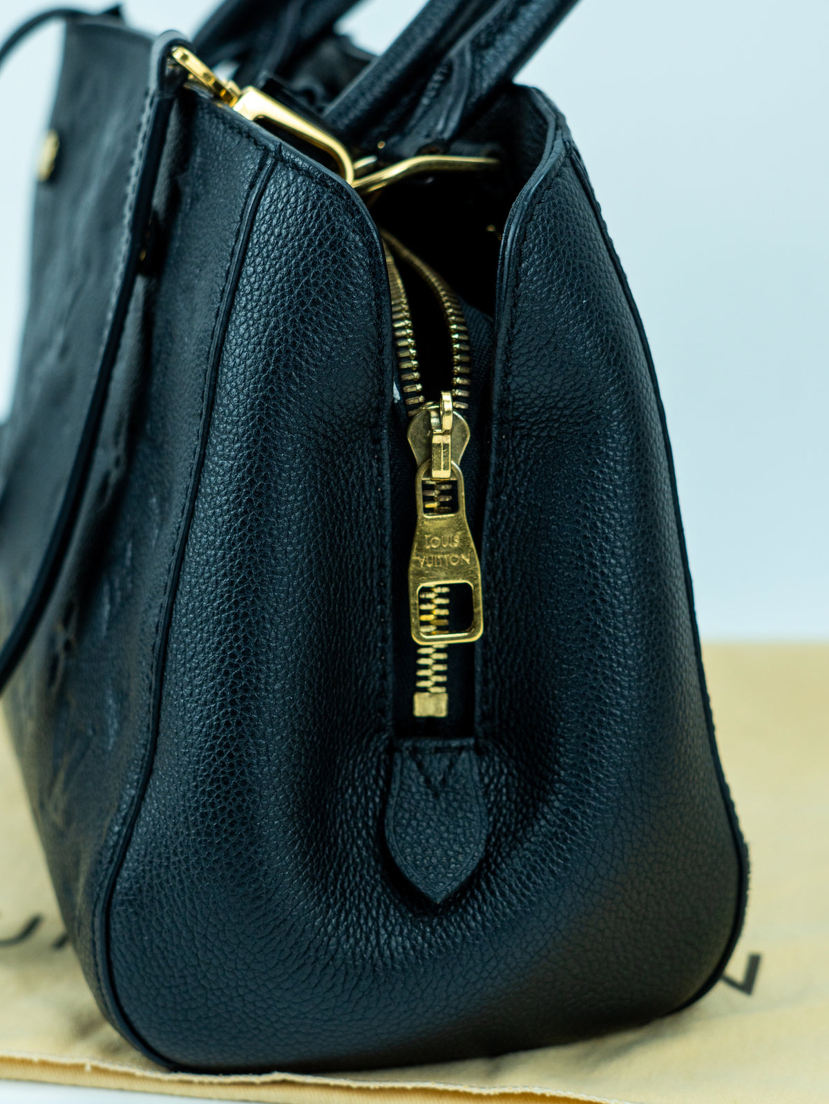 Louis Vuitton Montaigne BB in pelle nera