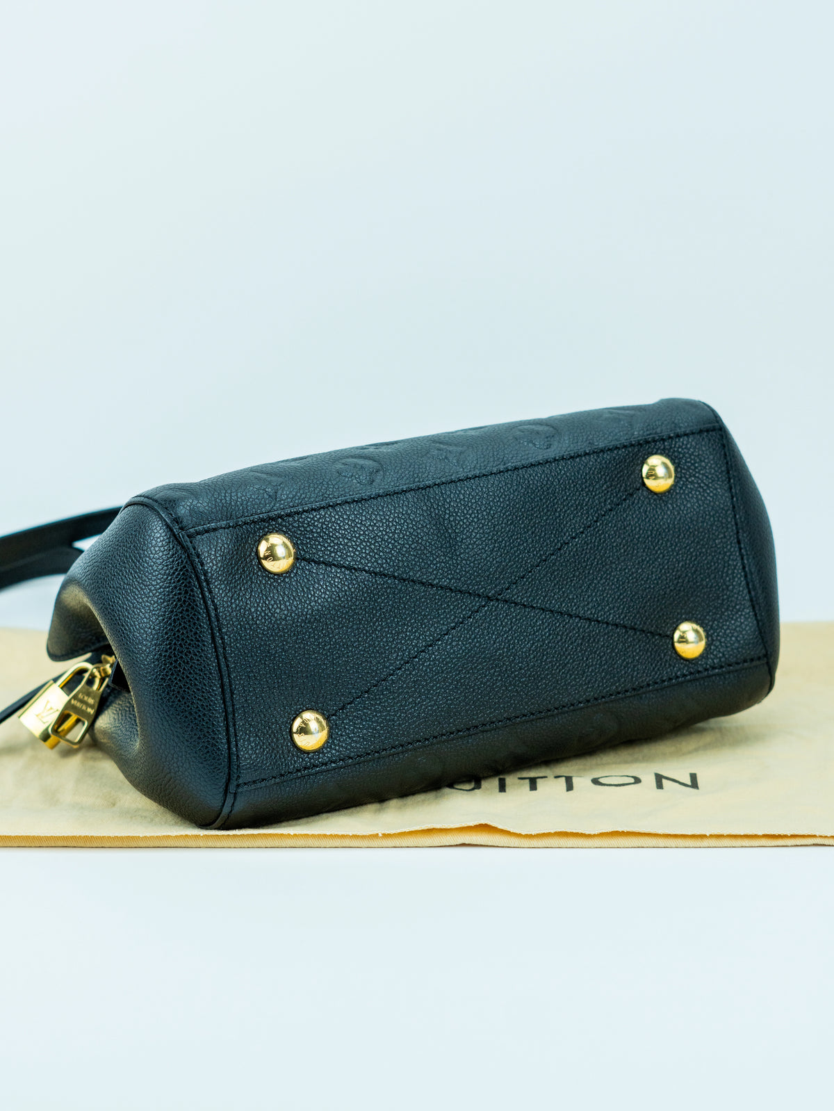 Louis Vuitton Montaigne BB in pelle nera