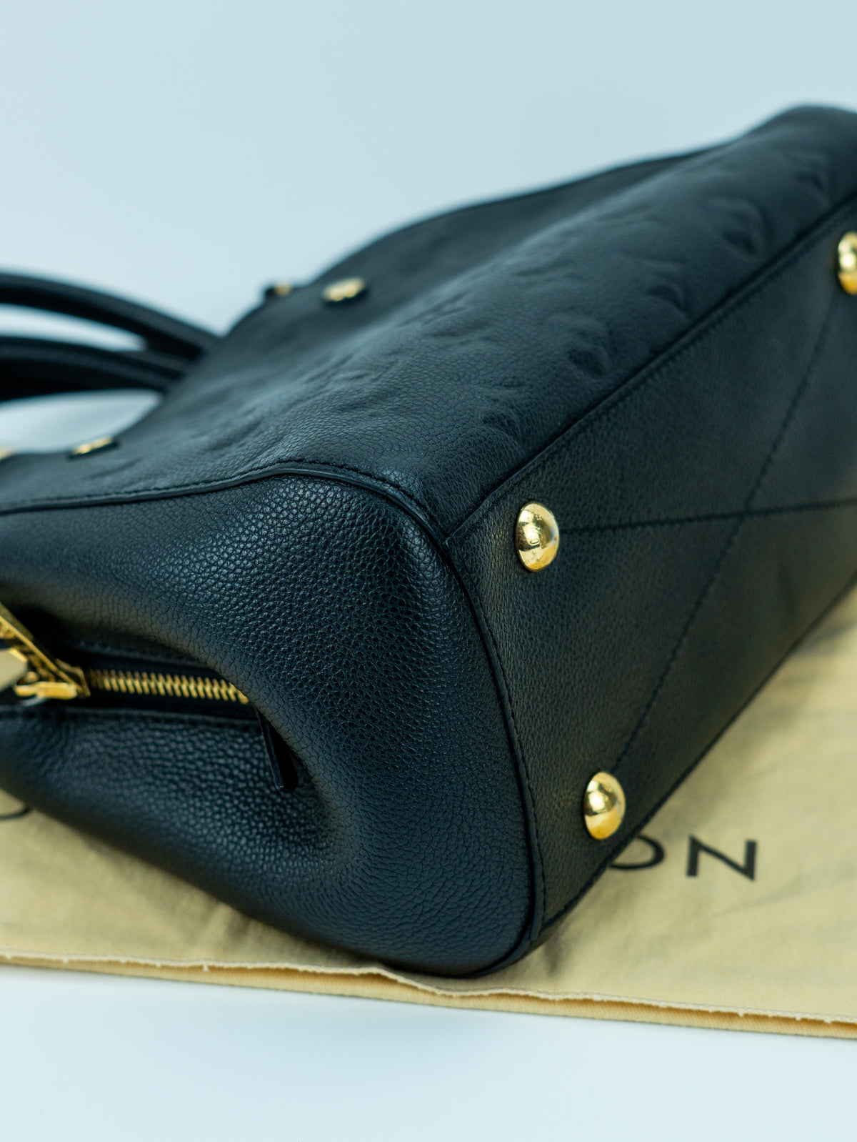 Louis Vuitton Montaigne BB in pelle nera