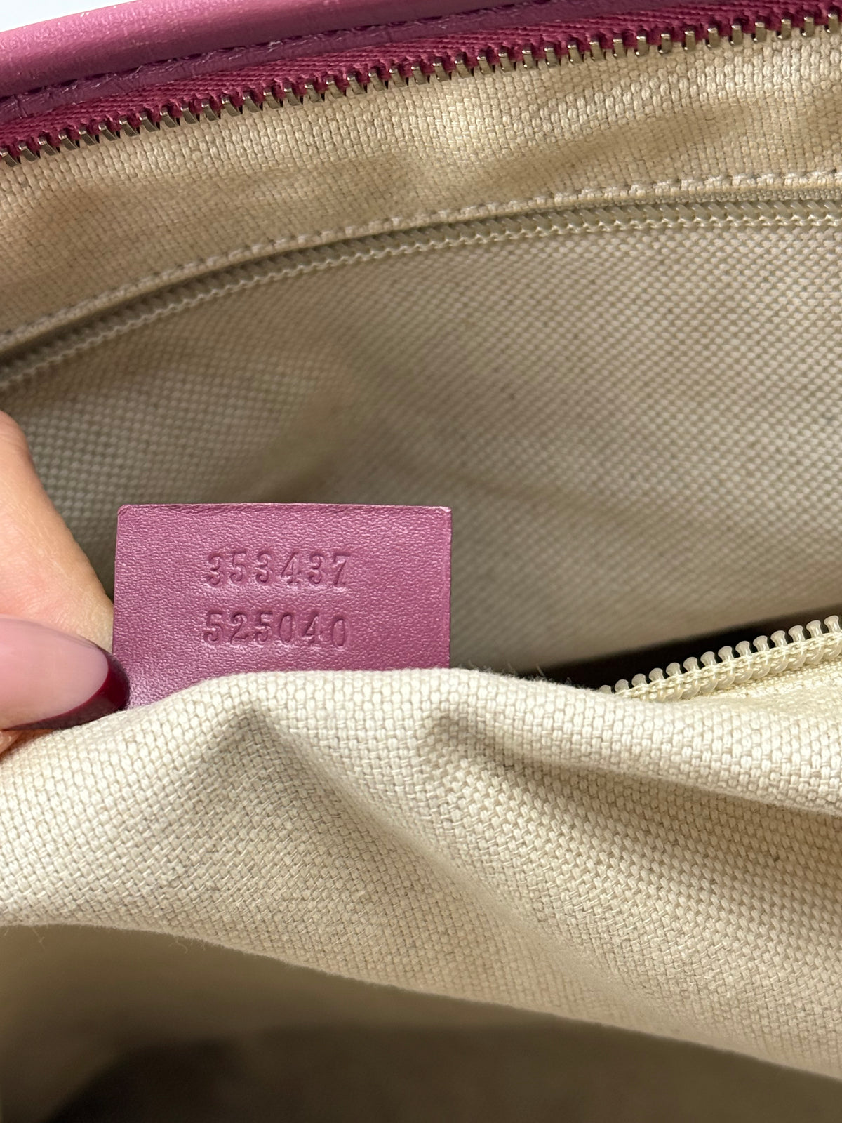 Gucci tote bag dettagli viola con tracolla