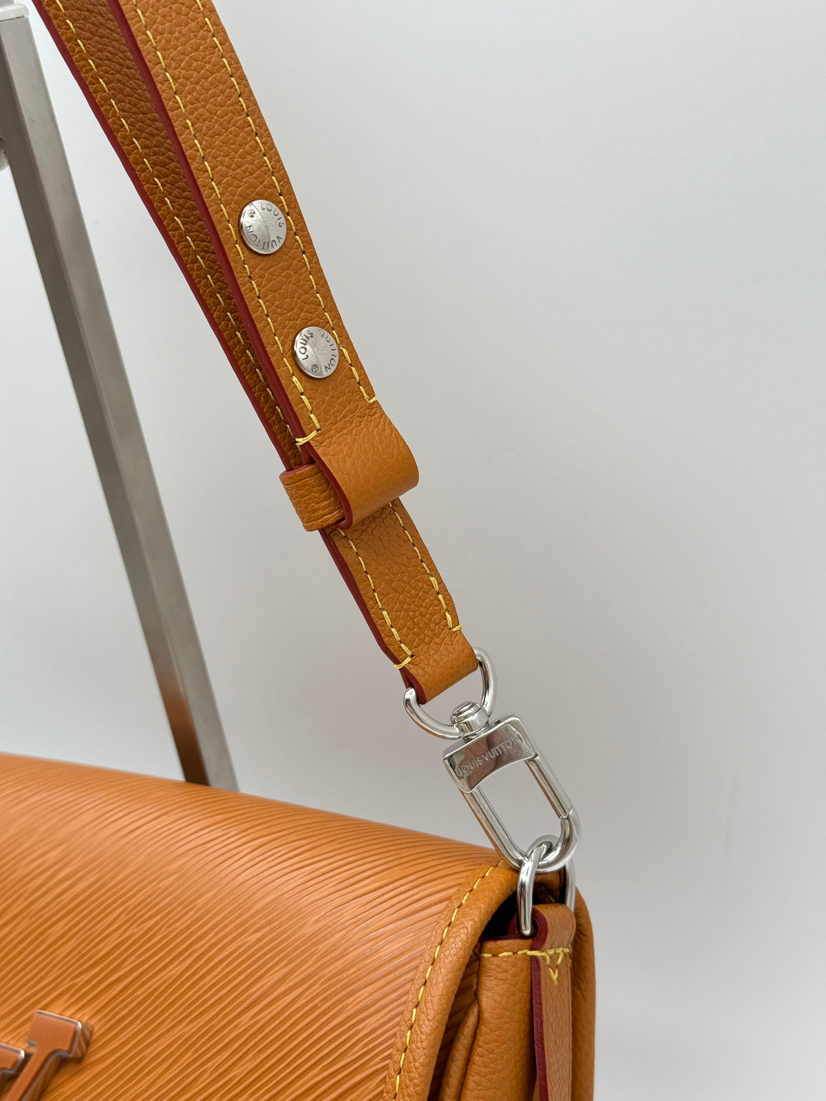 Louis Vuitton buci pelle epi - foto 8