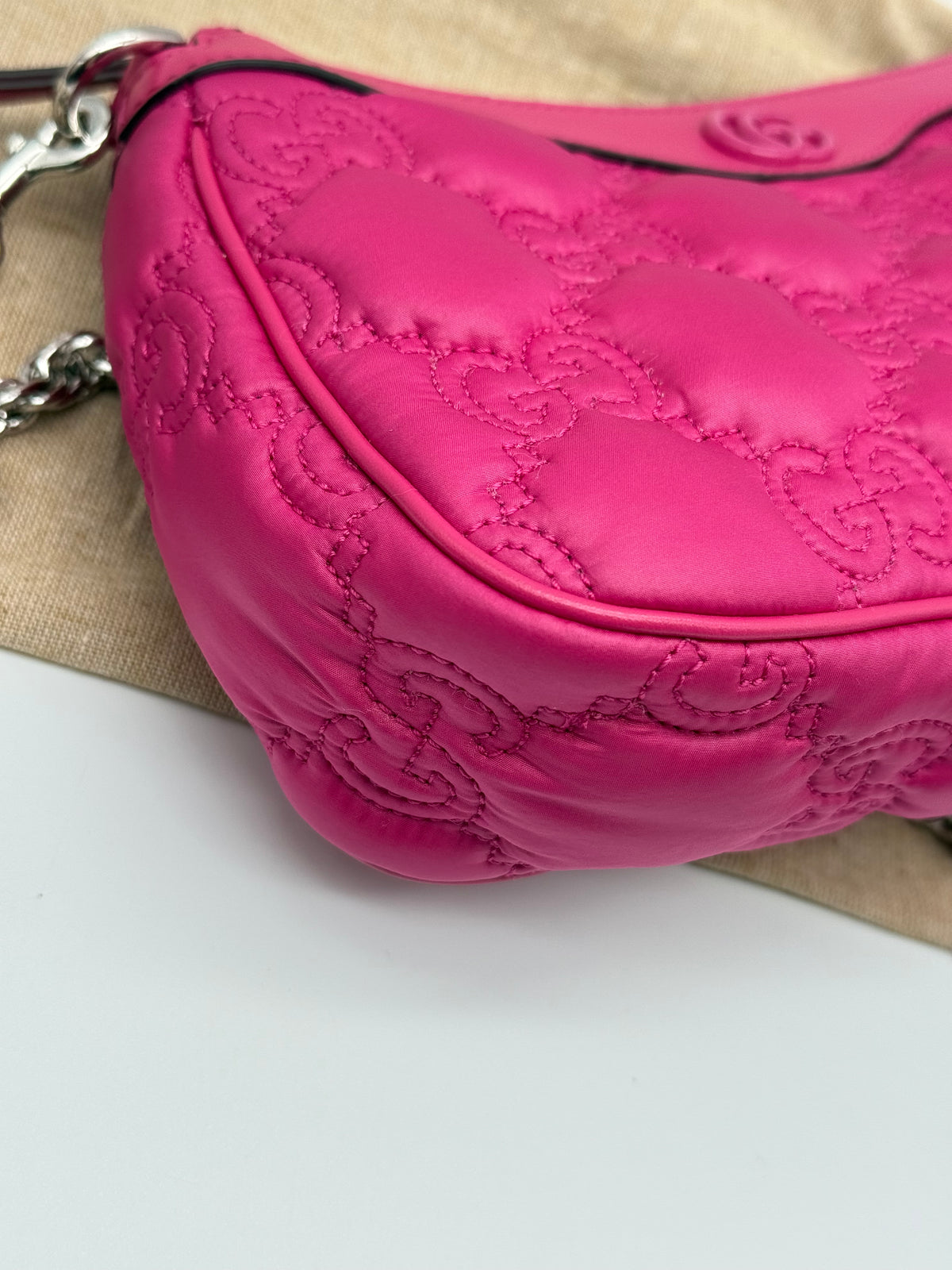 Gucci Matelassé nylon fucsia - foto 11
