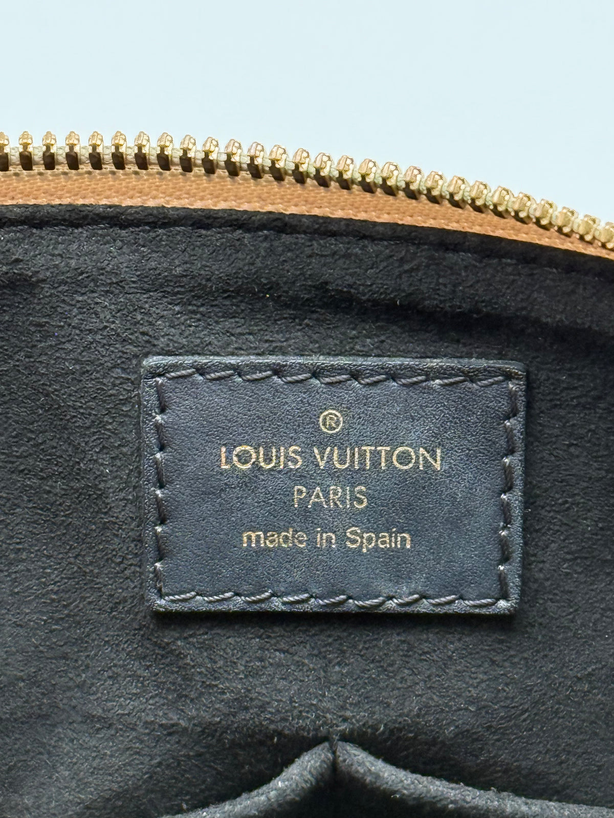 Louis Vuitton V tote BB nera - foto 6