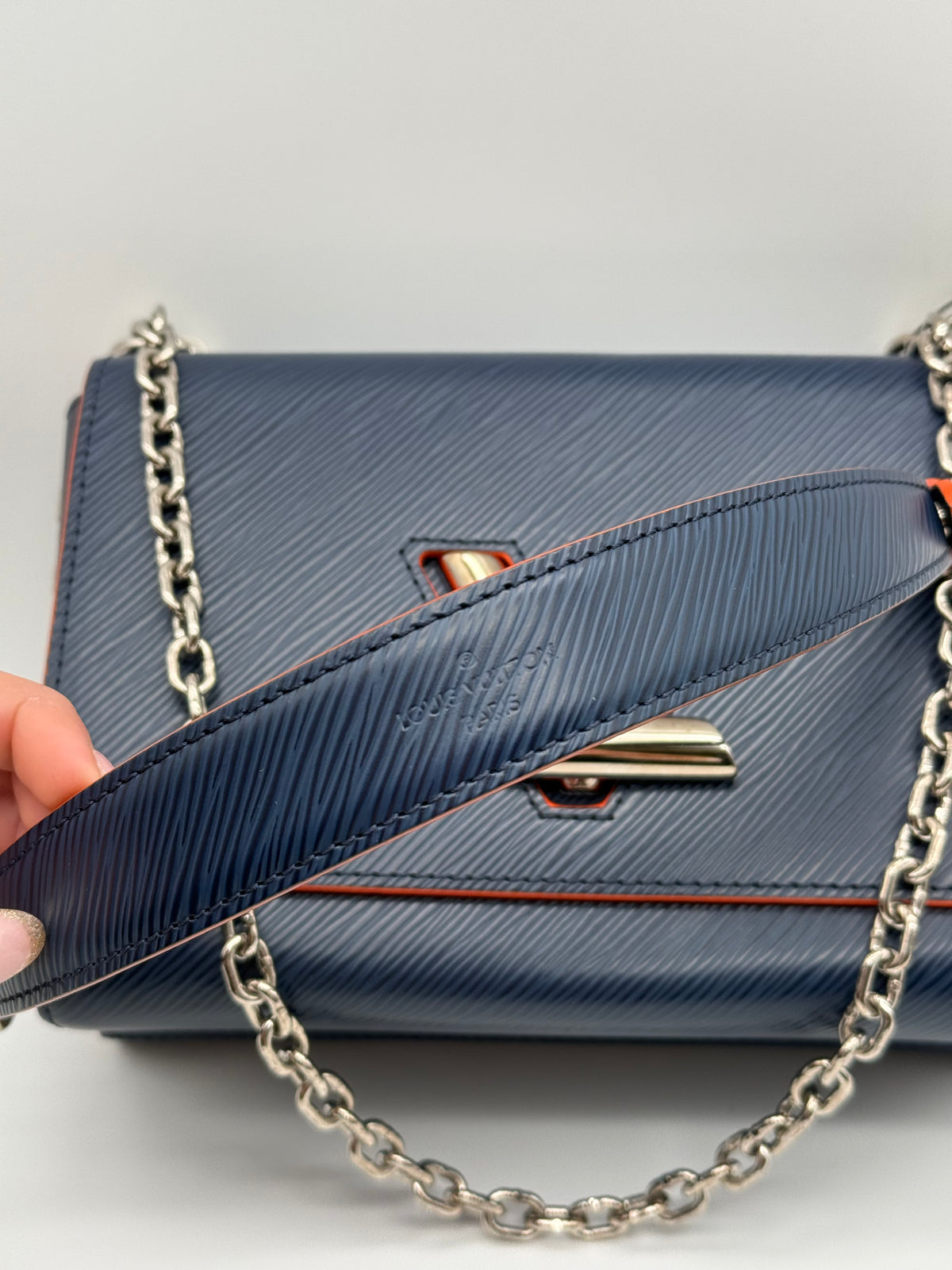 Louis Vuitton Twist MM pelle epi blu - foto 12