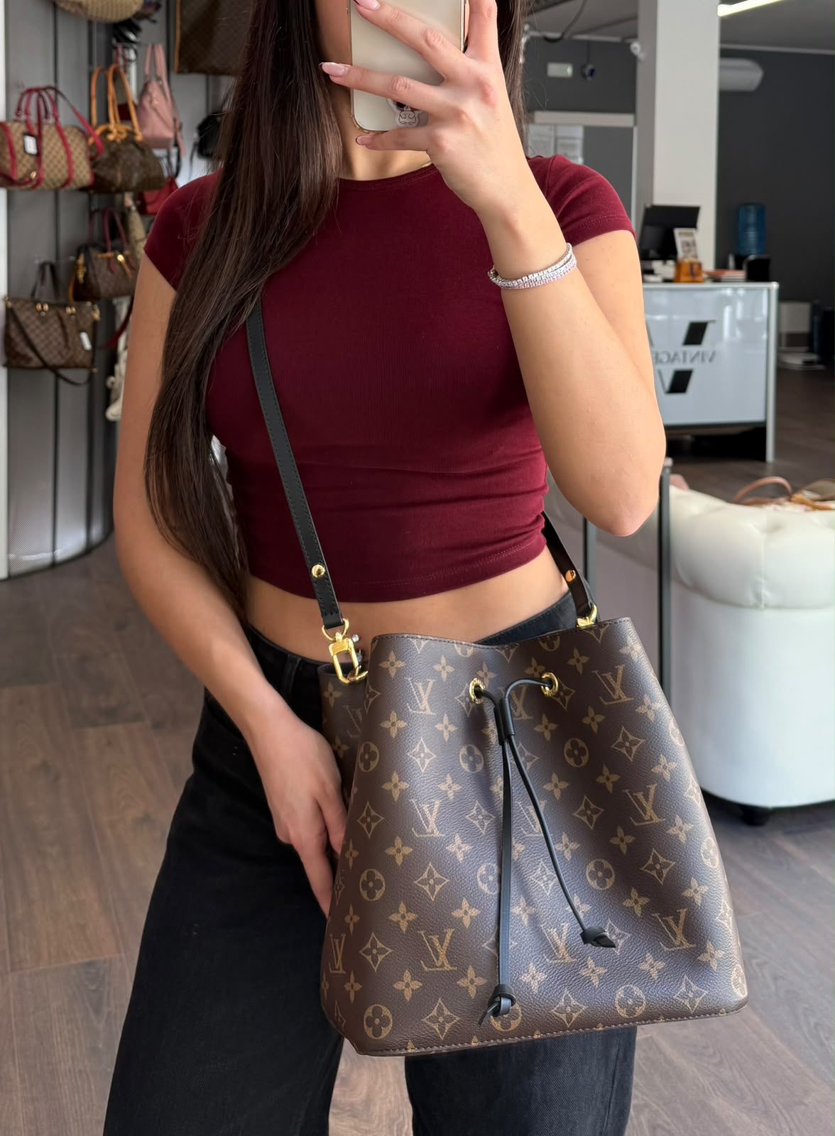 Louis Vuitton NéoNoé MM monogram e pelle nera