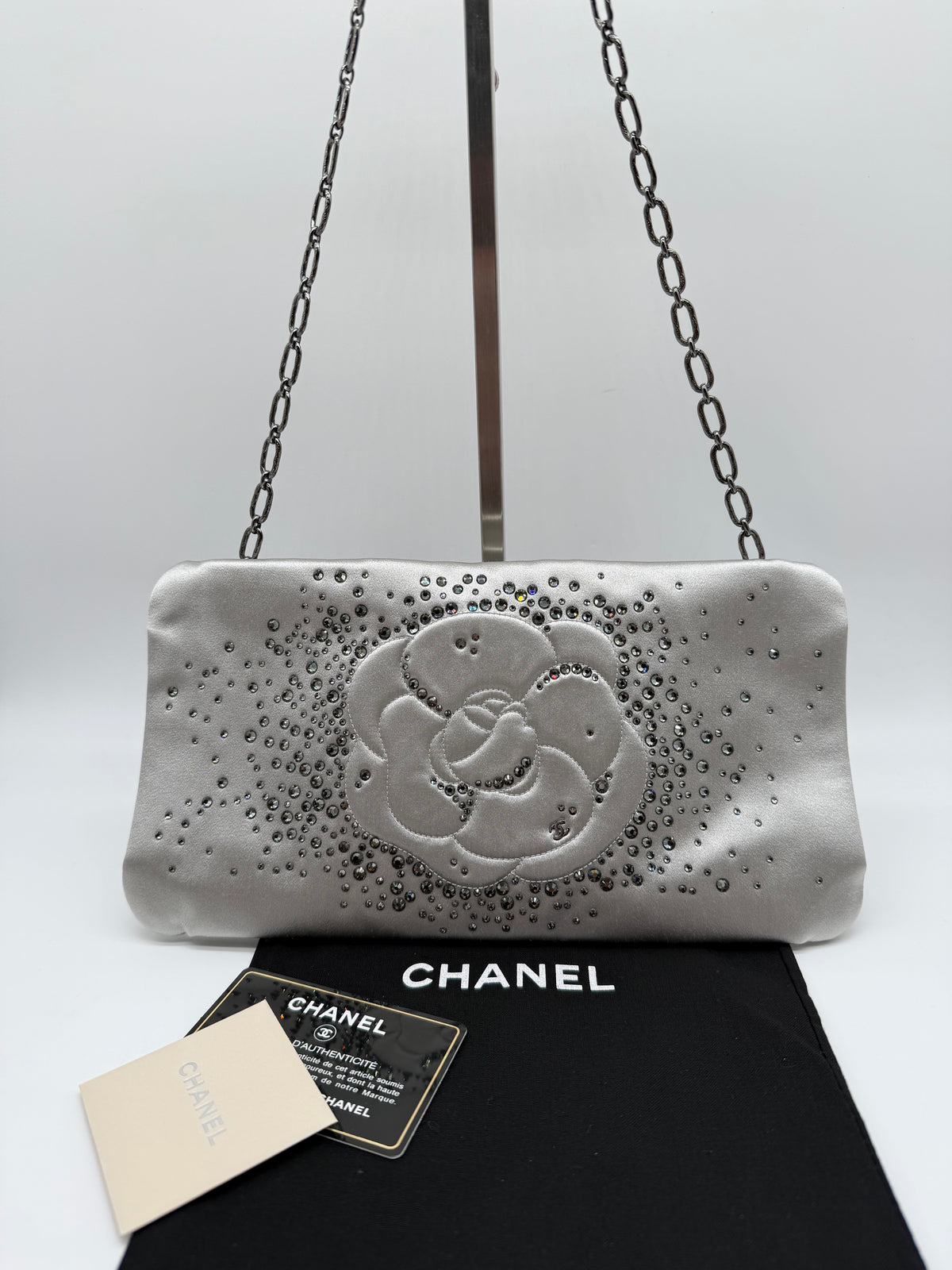 Chanel Clutch Camelia argento