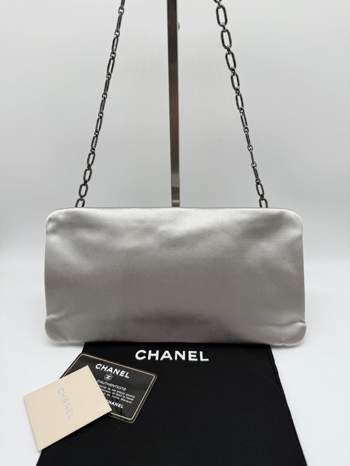 Chanel Clutch Camelia argento
