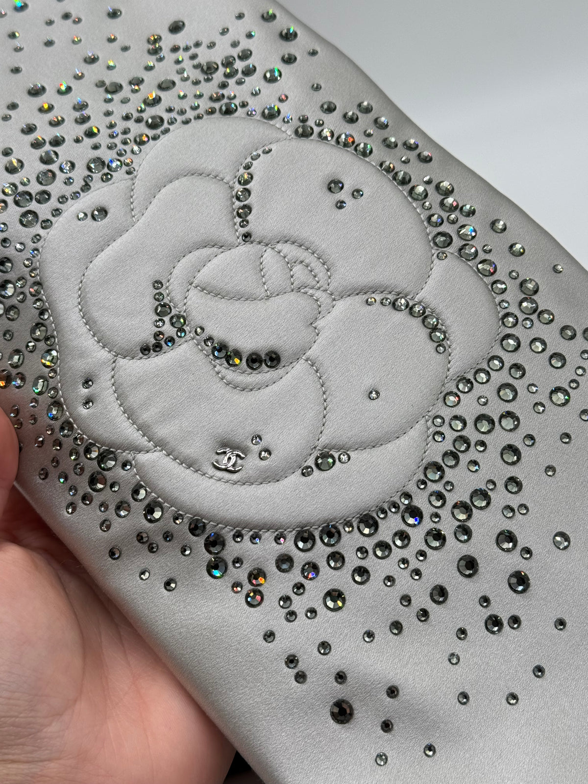 Chanel Clutch Camelia argento